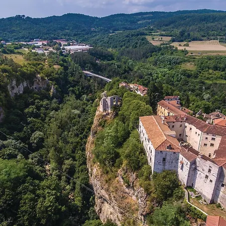 Stunning In Casa de Férias Pazin