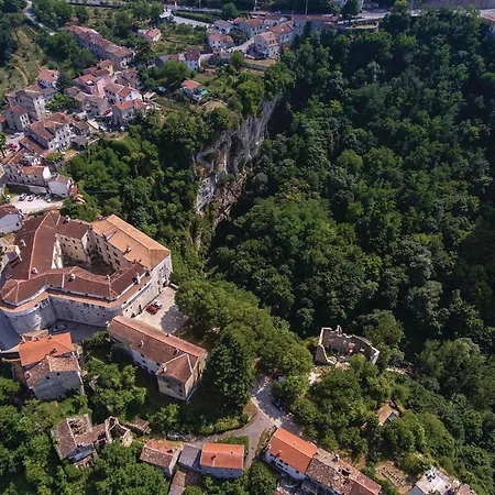 Stunning In * Pazin