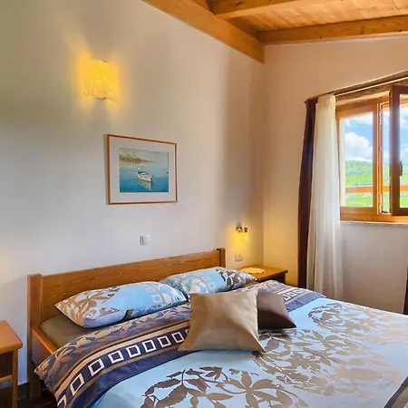 Stunning In Casa de Férias Pazin