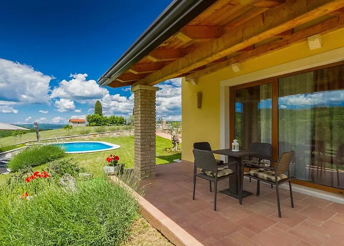 Stunning In Ferienhaus Pazin