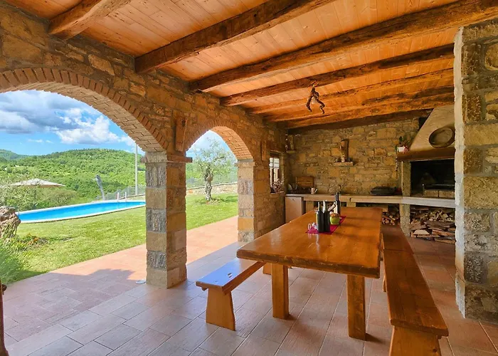 Stunning In Ferienhaus Pazin